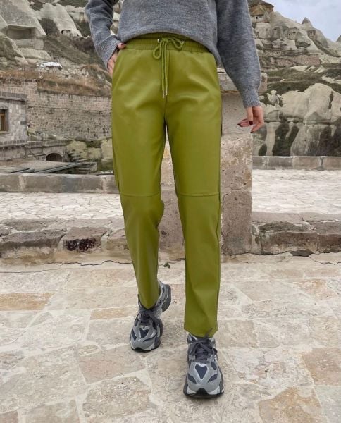 HAVUÇ MODEL DERİ PANTOLON