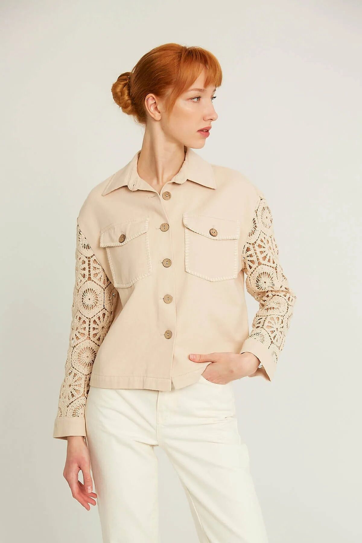 KOLLARI DANTEL DETAYLI CEKET