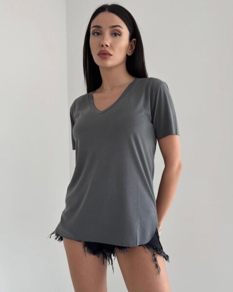 ORJINAL MARKA V YAKA T-SHİRT