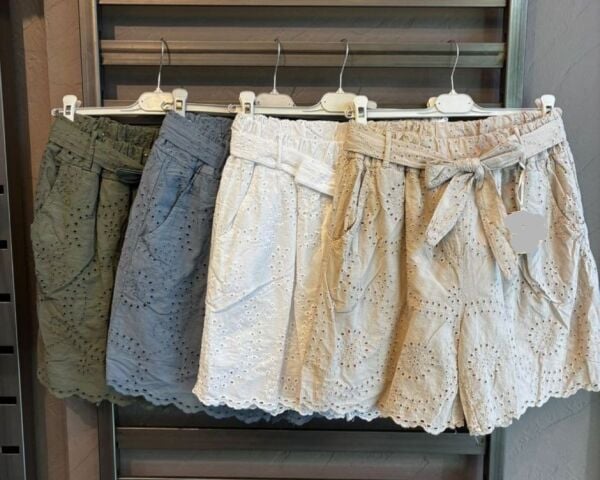 ASTARLI FİSTOLU ŞORT