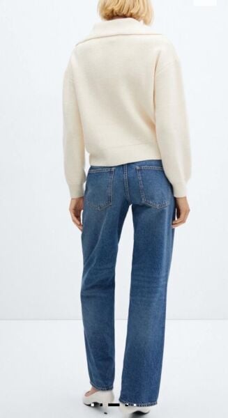 YAKA DETAYLI YUMOŞ KAZAK