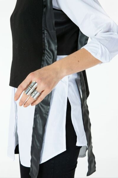 DERİ DETAYLI TRİKO SÜVETER