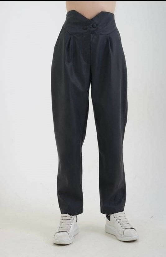 BEL DETAYLI MAT DERİ PANTOLON