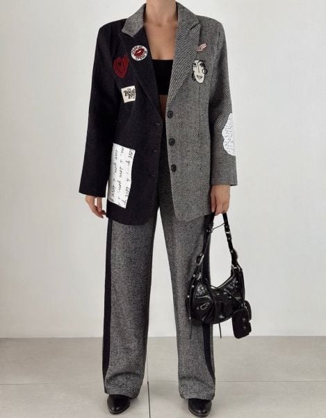 GRİ LACİVERT ARMALI KAŞE BLAZER CEKET