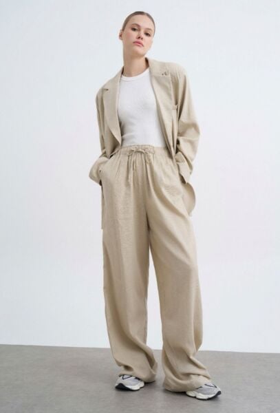 KOL DETAYLI BLAZER CEKET